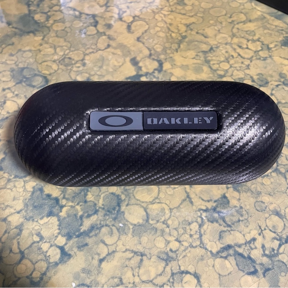 Oakley Sunglasses Hard Case Black Snap Shut